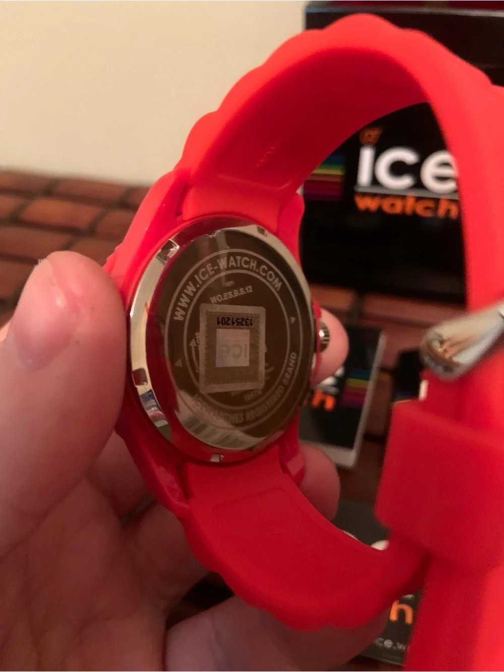 Ice-Watch Red Silicone world Spain Wristwatch with Yellow Dial